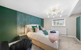 30 Percent Off! Central 5 Bed In Whitby - Games Room - Parking - Hot-Tub